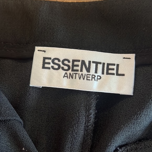 Essentiel Antwerp High Waist Black Culotte Pant with front and back pockets - Picture 3 of 6